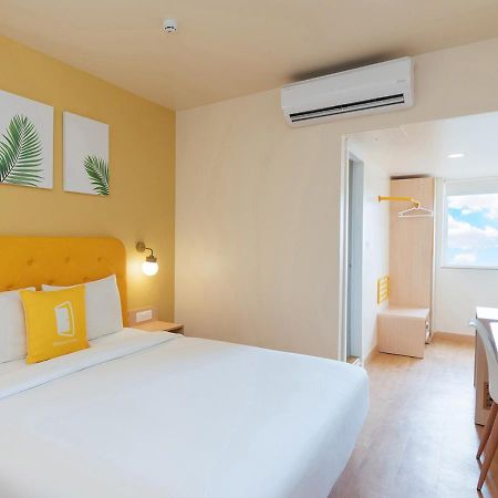 Bloom Hotel Financial District Hyderabad Bagian luar foto