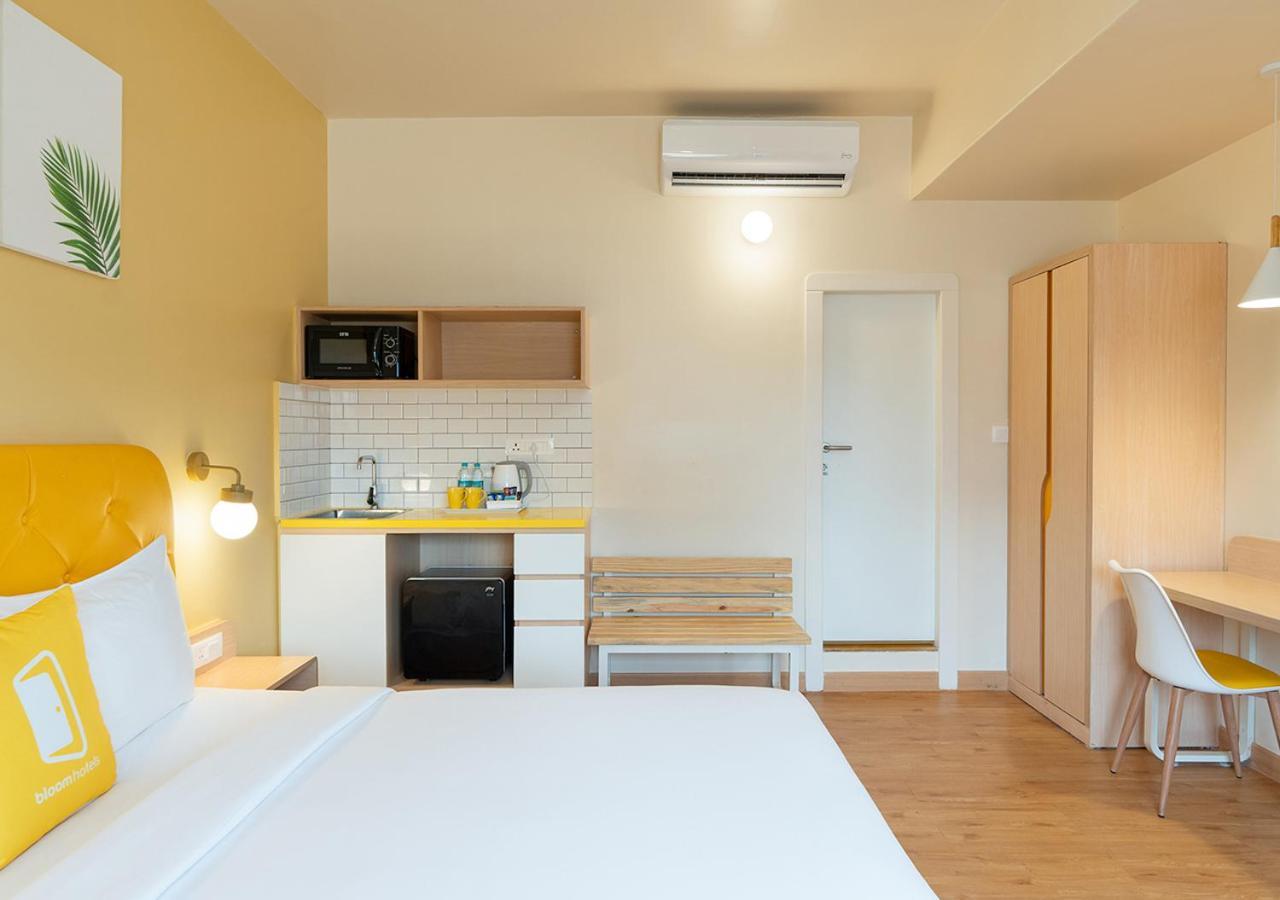 Bloom Hotel Financial District Hyderabad Bagian luar foto