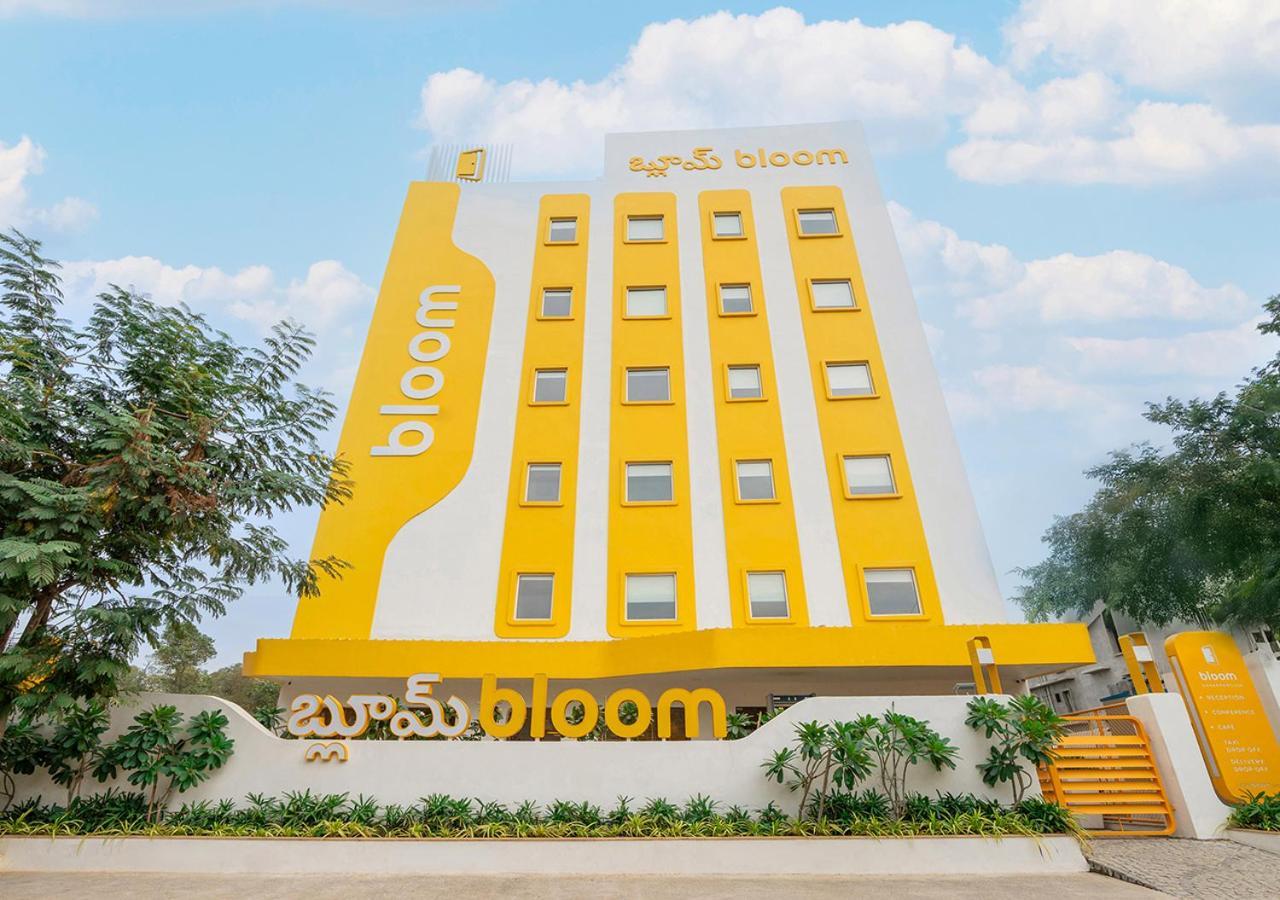 Bloom Hotel Financial District Hyderabad Bagian luar foto